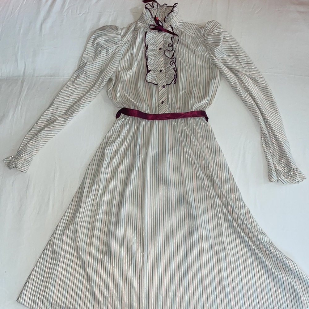 Cute 70s/80s shimmer stripe high neck dress
